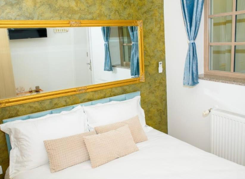Bistro Centru Vechi Craiova Hotel Eksteriør billede